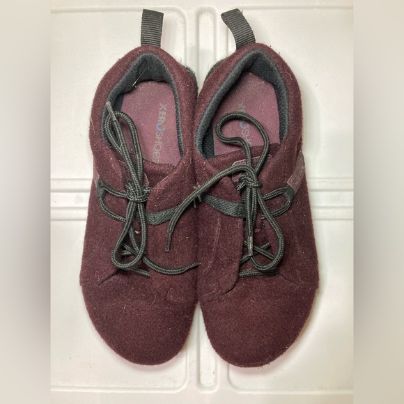 Xero Shoes - Xero Womens burgundy shoes!